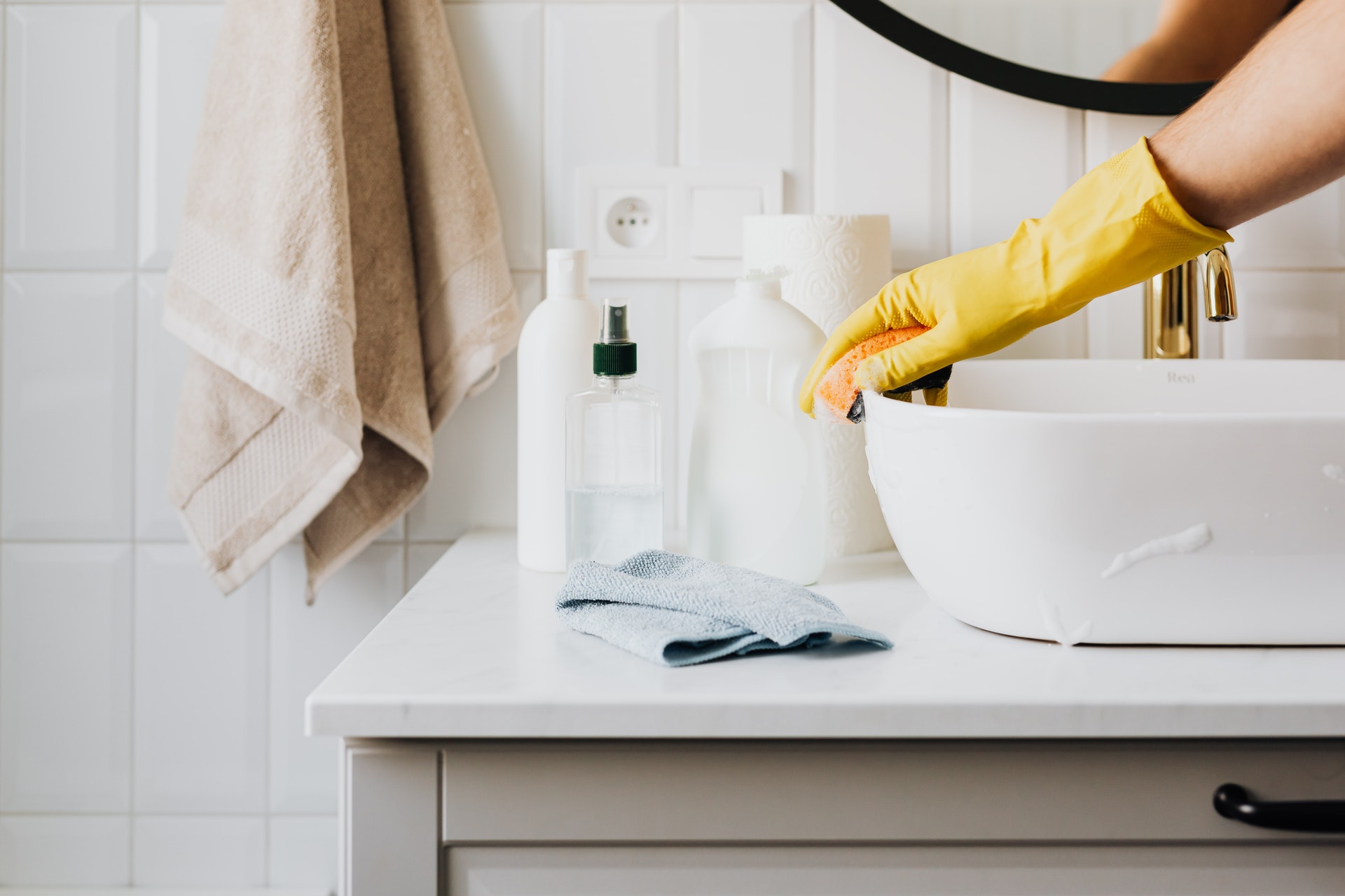 Sauber machen, Waschbecken putzen, haushaltsnahe Dienstleistungen